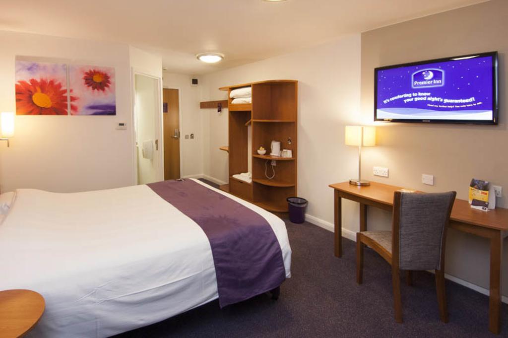 Premier Inn Stratford Upon Avon Waterways Экстерьер фото