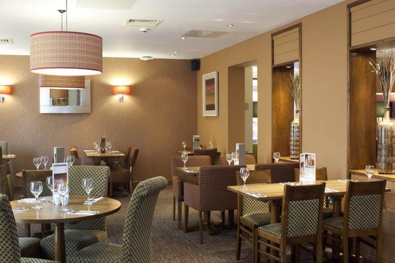Premier Inn Stratford Upon Avon Waterways Экстерьер фото