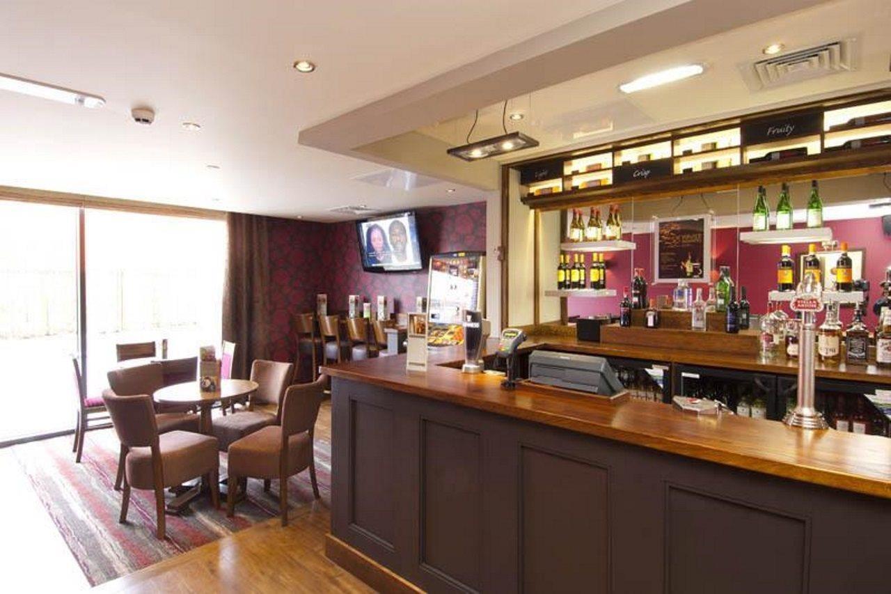Premier Inn Stratford Upon Avon Waterways Экстерьер фото