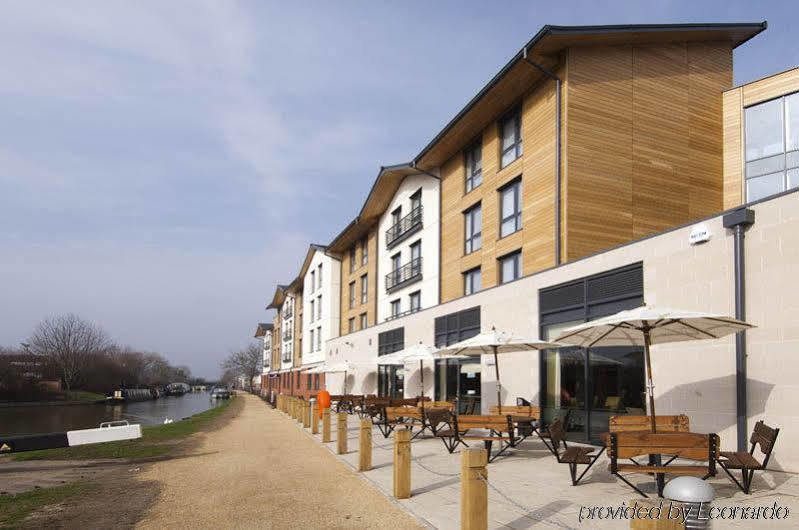 Premier Inn Stratford Upon Avon Waterways Экстерьер фото